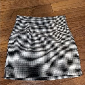 H&M houndstooth mini skirt